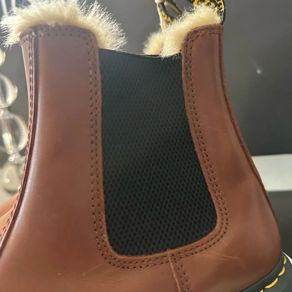 🆕Dr. Martens 2976 Lenore Chelsea Boots